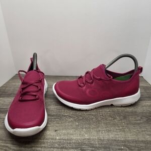 OOFOS Women's Sz 9 OOmg Sport LS Low Shoe Burgundy White Active Recovery